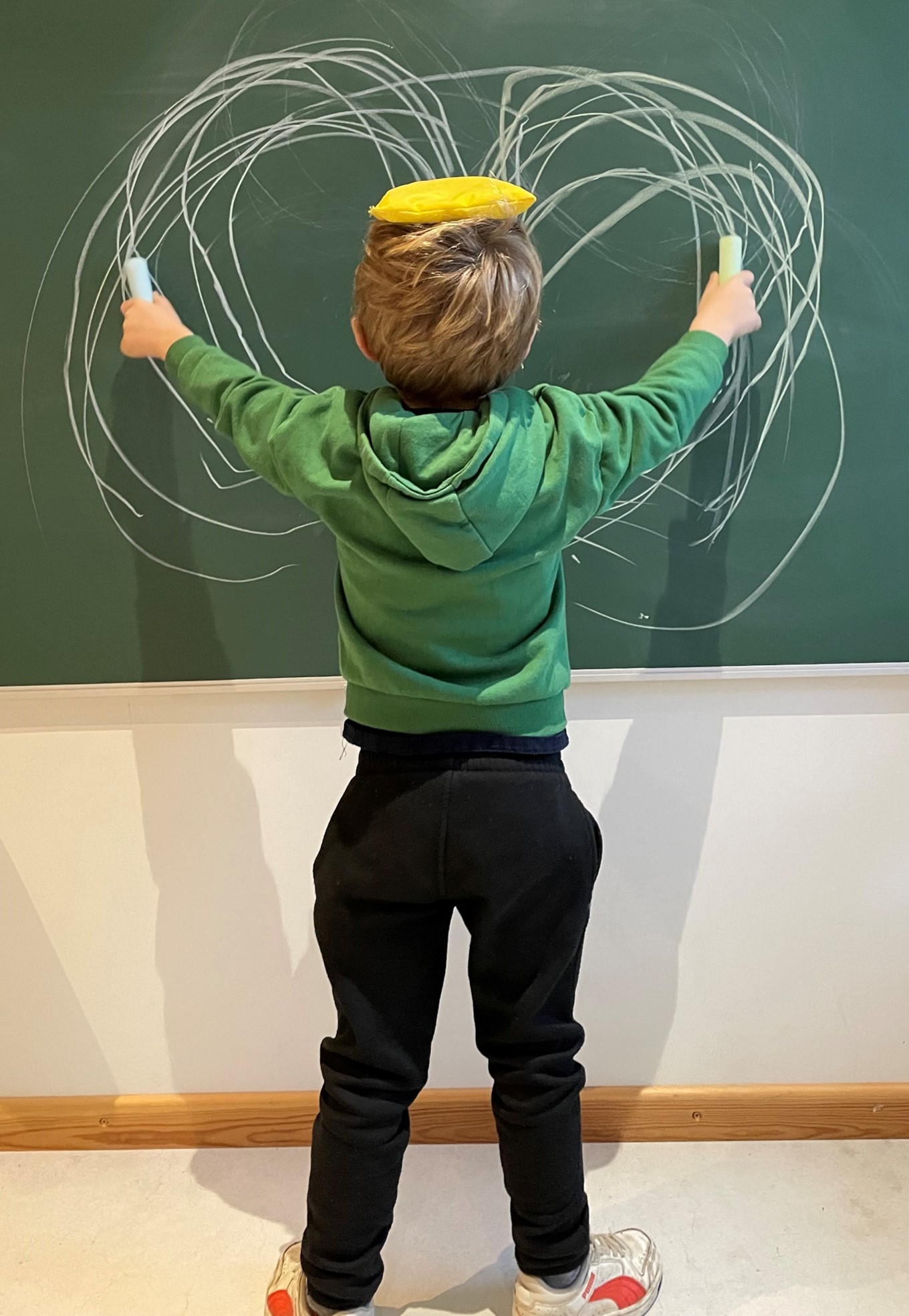 psychomotoriek bij kinderen lateralisatie, fijne motoriek, schrijfmotoriek, rekenvaardigheden, schrijfpatronen, onleesbaar handschrift, krampachtig handschrift